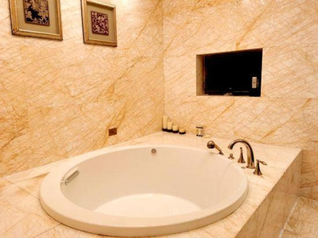 Haiyang Shenglong Jianguo Hotel Hai-yang-hsien Exterior foto